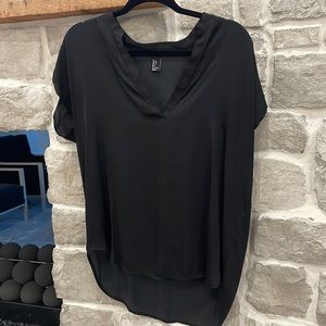Womens H&M black top size Large